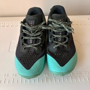 Nike Black and Green Sneakers Athletic Performance